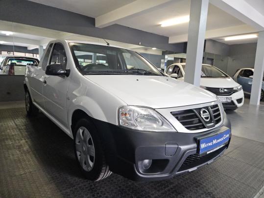 2021 Nissan NP200 1.6 A/C Safety Pack
