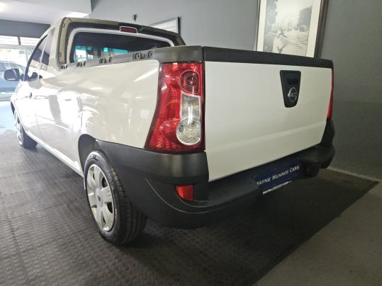 2021 Nissan NP200 1.6 A/C Safety Pack