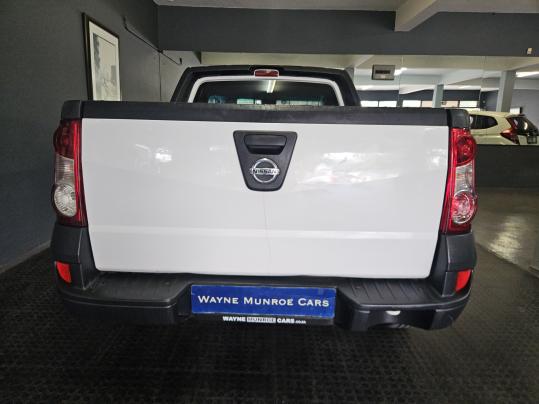 2021 Nissan NP200 1.6 A/C Safety Pack