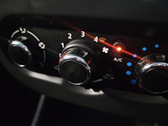 2021 Nissan NP200 1.6 A/C Safety Pack